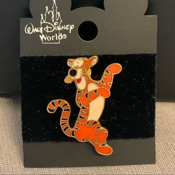 Disney Tigger Pin - Picture 3 of 4